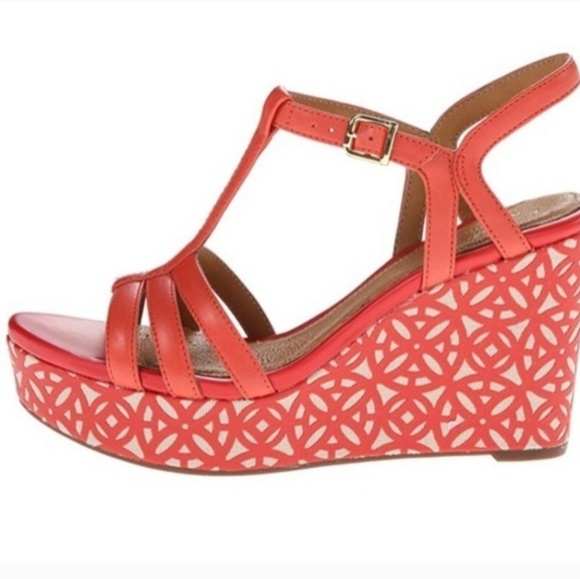 Clarks Shoes - Clarks Artisan wedges size 9